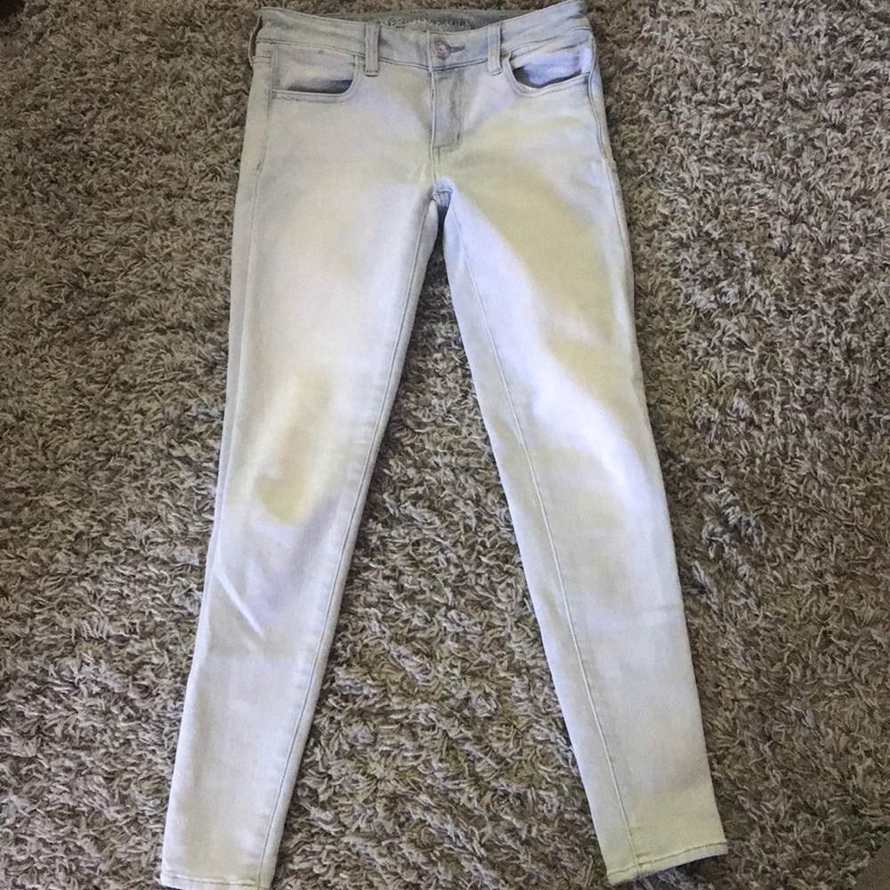 Light washed skinny jeans